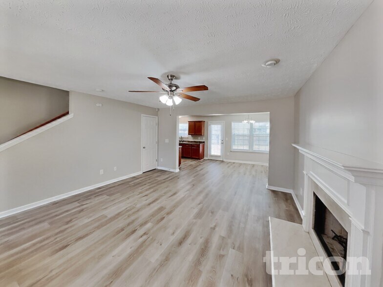 Building Photo - 4028 Deer Run Trce