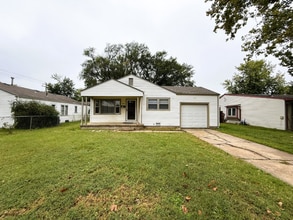 Building Photo - 3157 S Elizabeth Ave