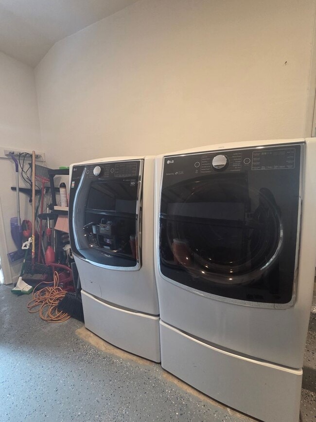 Building Photo - **Move - In Specials Available ! Reduced D...