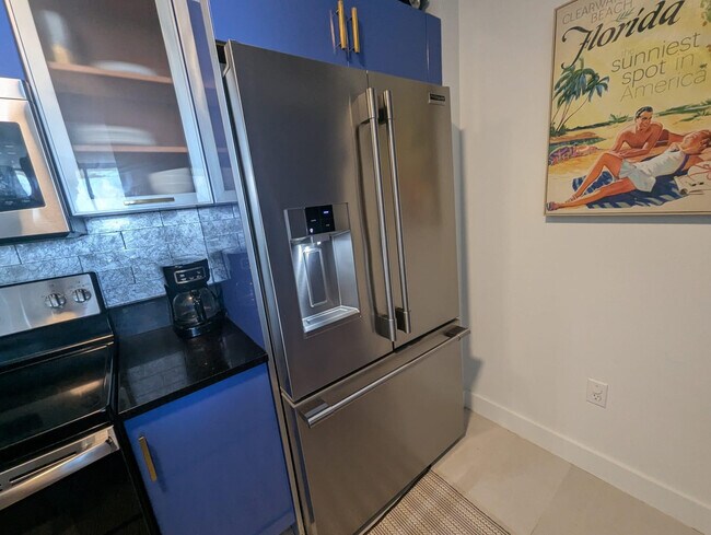 Building Photo - 18800 NE 29th Ave