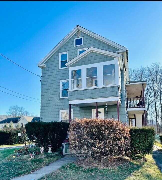 12 Princeton Ave 12 Princeton Ave Easthampton MA 01027 Apartment Finder