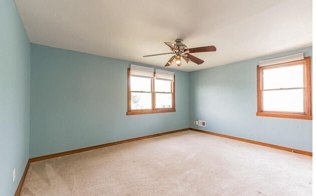 First Large Bedroom - 6 Franklin Rd