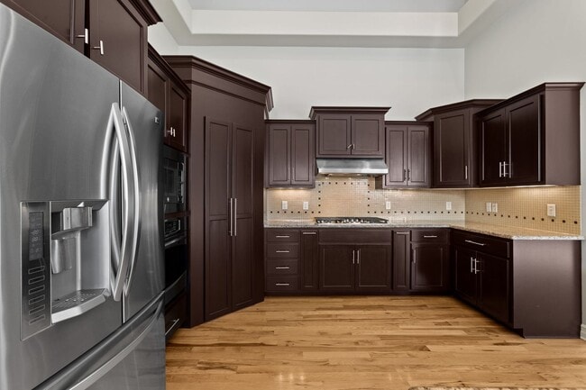 Building Photo - Stunning 4 bedroom Ranch in Elkhorn