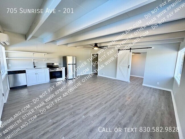 Building Photo - 705 Sunrise Ave