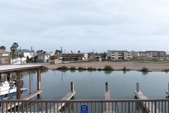 Building Photo - 1313 Harbor Island Dr