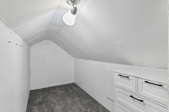 Building Photo - 129 W 100 S