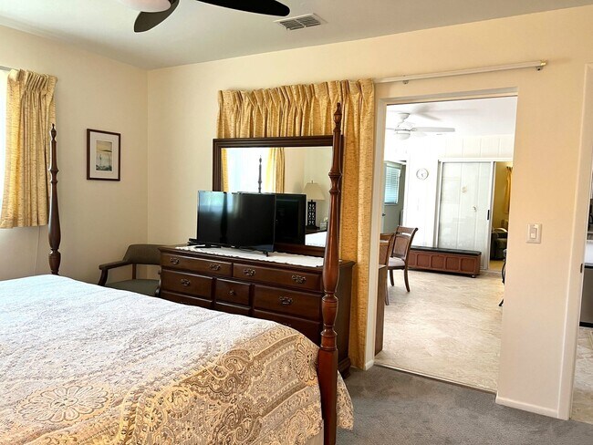 Building Photo - 2BR/2BA Detached Villa near the Atlanta Braves Stadium!