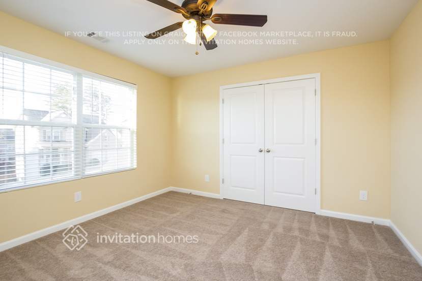 Building Photo - 1313 Invermere Dr SE