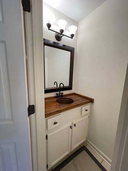 Powder Bath-Copper Sink - 2808 10th Ct S