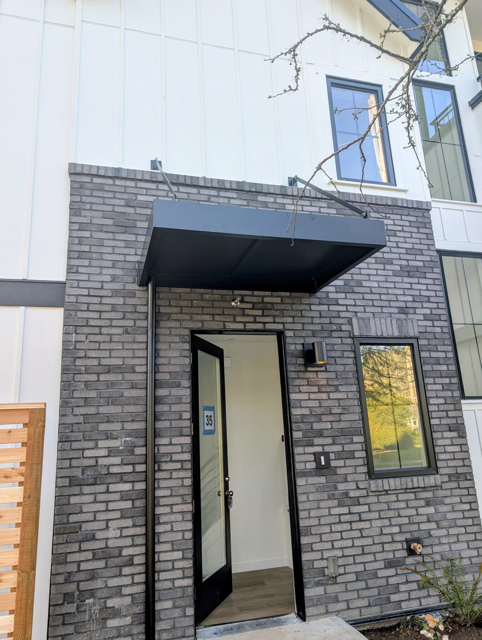 Building Photo - 35 2nd Ave SE