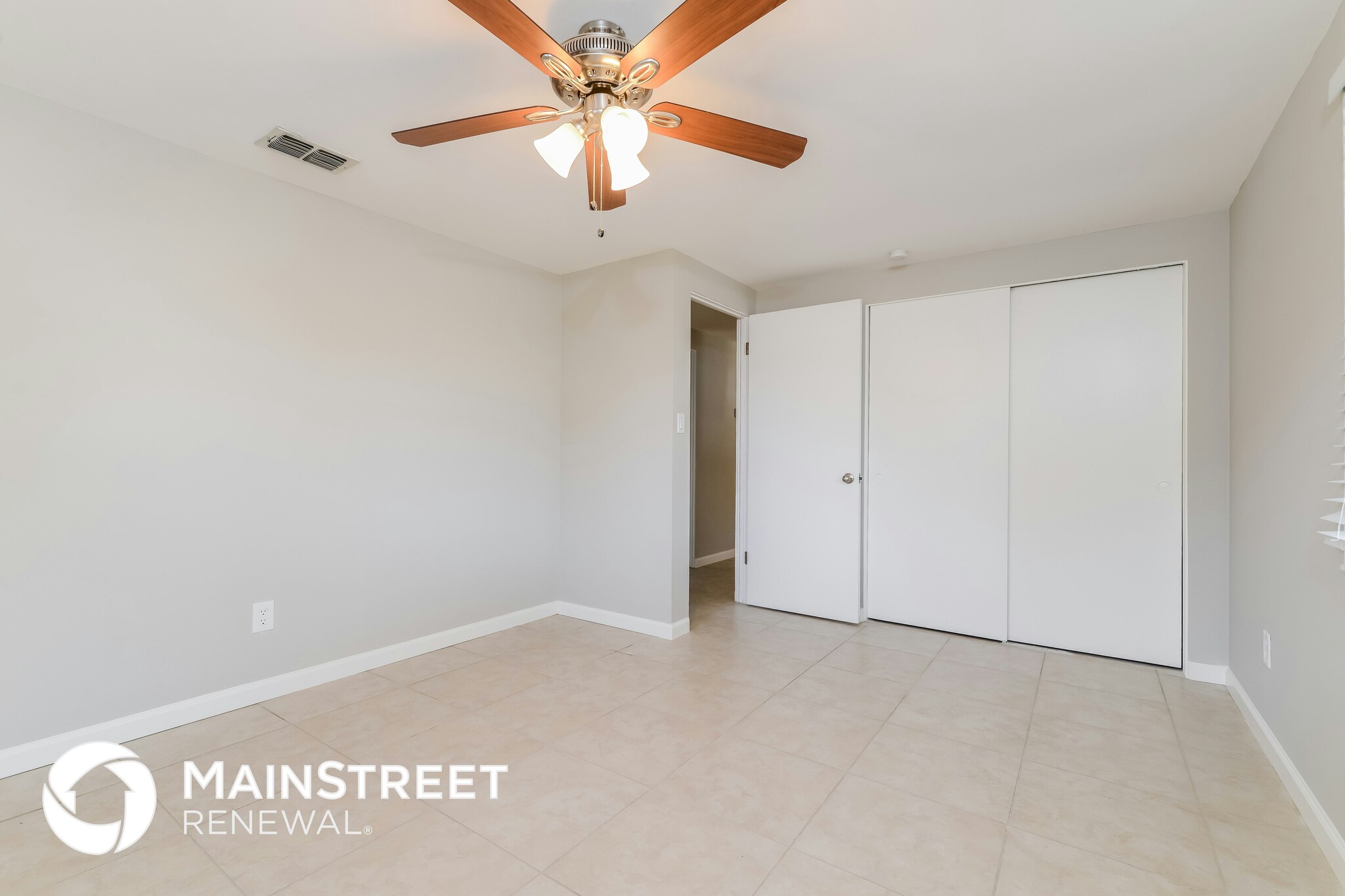 Building Photo - 2652 White Sands Dr