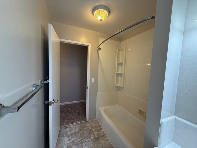 Building Photo - Recently updated single story home in Mode...