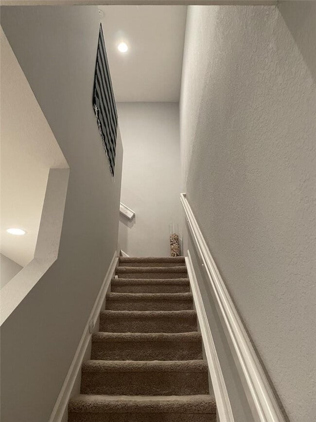 Building Photo - 724 SW 2nd Way