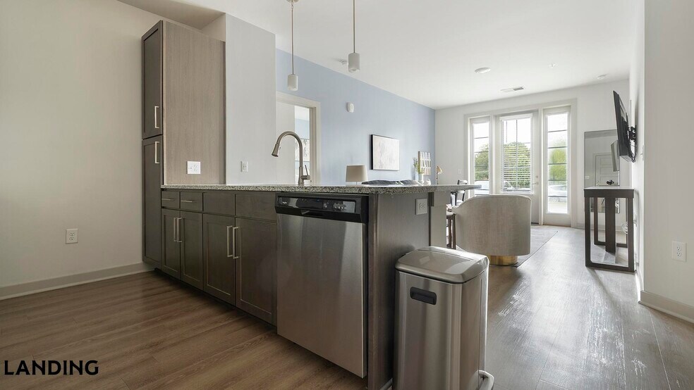 Building Photo - 340 W 25th St