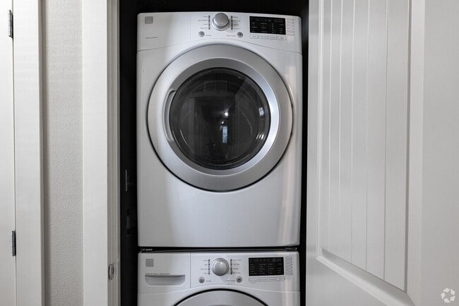 Interior Photo - Centerpoint Townhomes