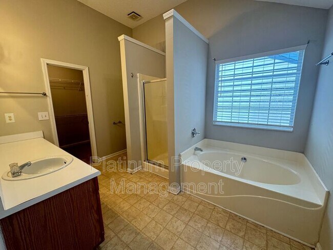 Building Photo - 2262 Charleston Pointe SE