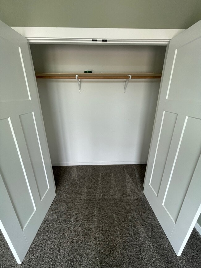 Building Photo - 1010 Deer Run