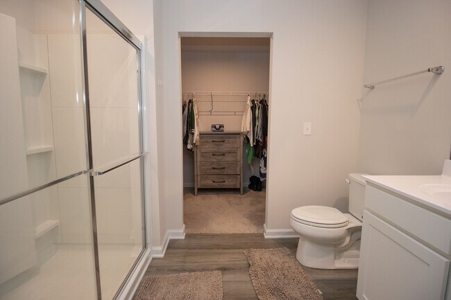 Building Photo - Gorgeous 3 Bedroom, 2 Bath ~ Minutes to Fort Jackson ~ Available Mid October!