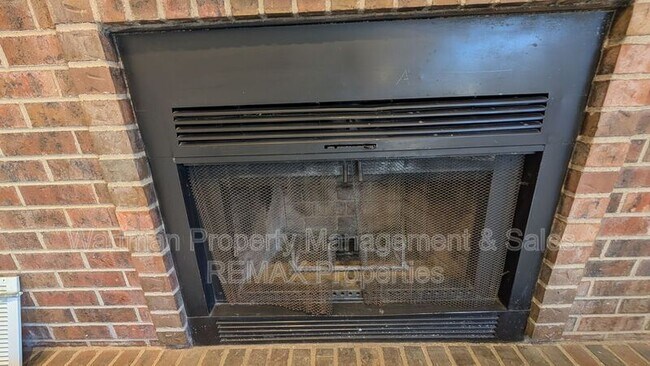 Building Photo - 5480 Mule Deer Dr