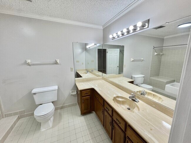 Building Photo - 7086 Cobblestone Dr