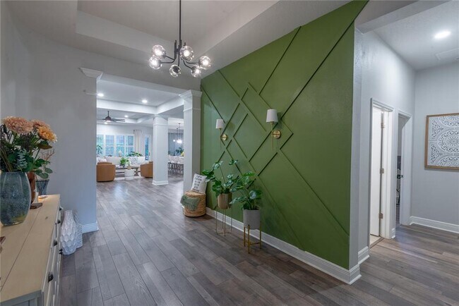 Building Photo - 16459 Courtyard Loop