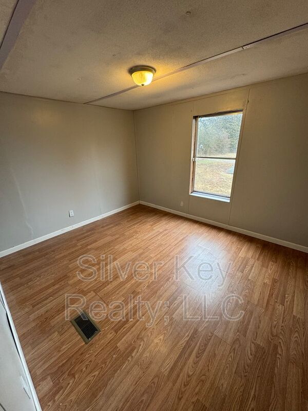 Building Photo - 270 Co Rd 213