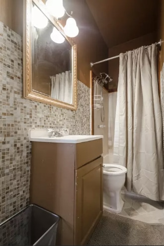 Building Photo - 2451 Maplewood Ave