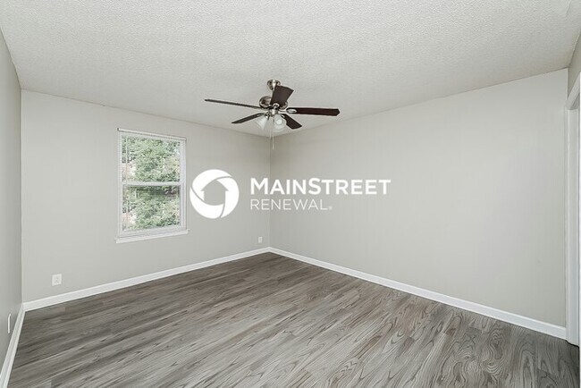 Building Photo - 3 Bedroom Pet-Friendly Home in Nashville, TN with Main Street Renewal
