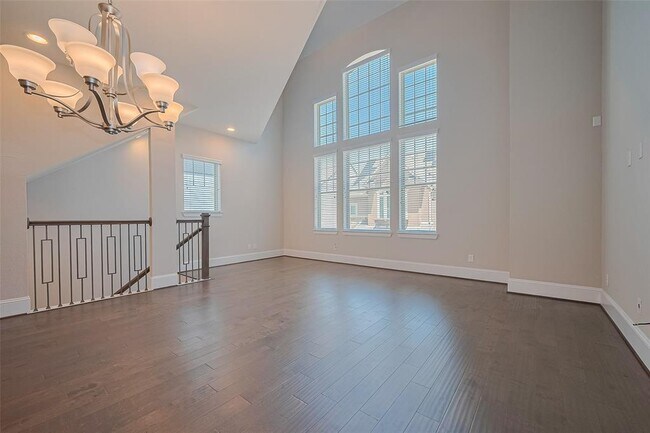 Building Photo - 11007 Acorn Falls Dr