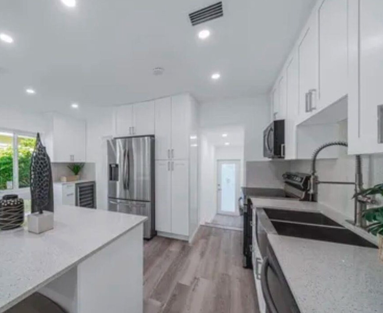 Building Photo - 15 Oviedo Ave