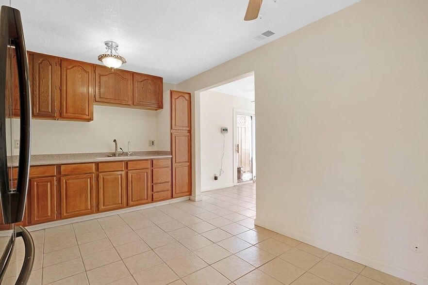 Building Photo - 1285 Boa Vista Dr