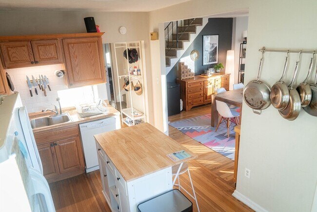 Building Photo - 4 Tyndale St