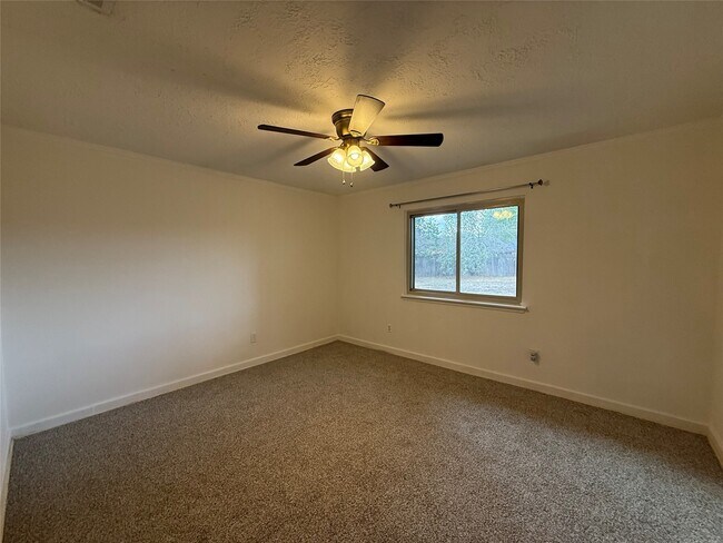 Building Photo - 4722 Enchanted Rock Ln