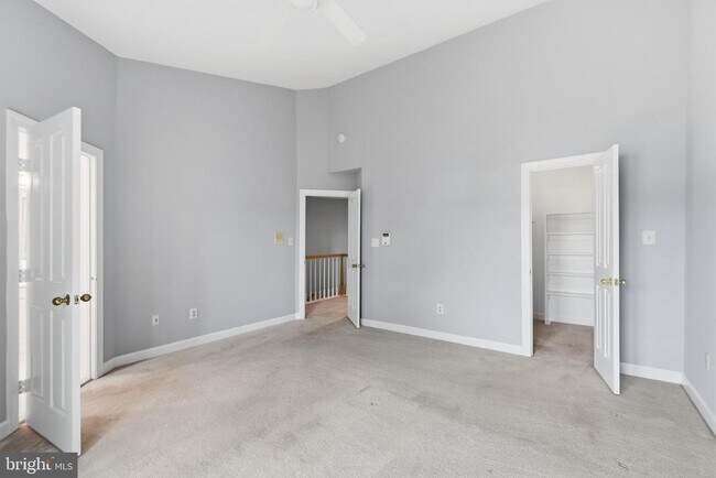 Building Photo - 6323 Barcroft Mews Dr
