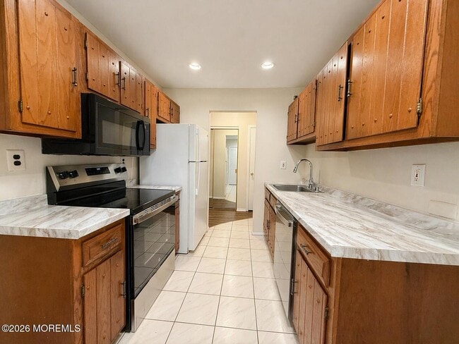 Building Photo - 174 Amberly Dr