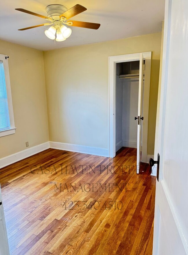 Building Photo - Charming 2 Bed 1 Bath in the Tree Streets!