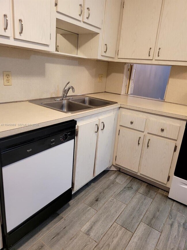 Building Photo - 4832 Esedra Ct