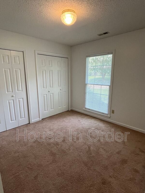 Building Photo - 108 Hyacinth Ln