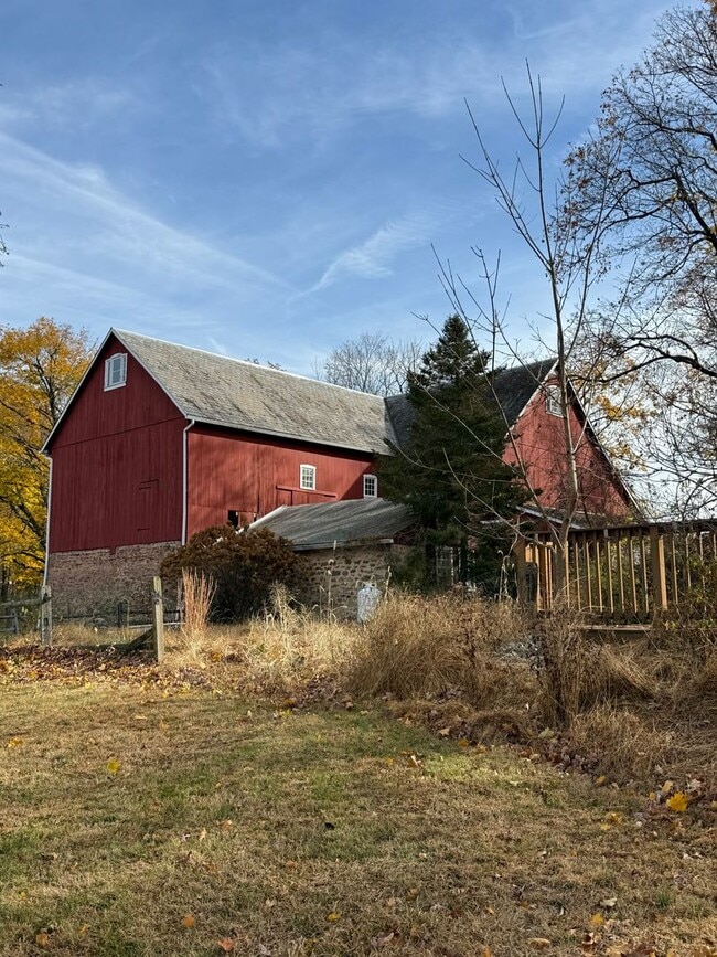 Building Photo - Charming Doylestown Modern Farmhouse & Barn