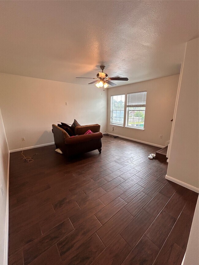 Building Photo - 6837 Larkstone St