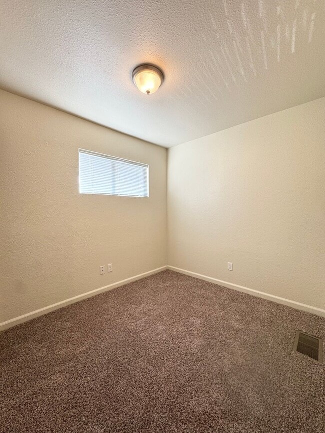 Building Photo - OL2441