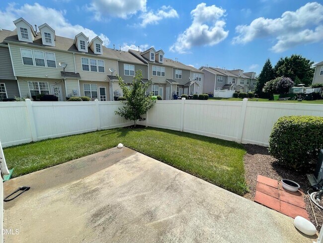 Building Photo - 651 Cupola Dr