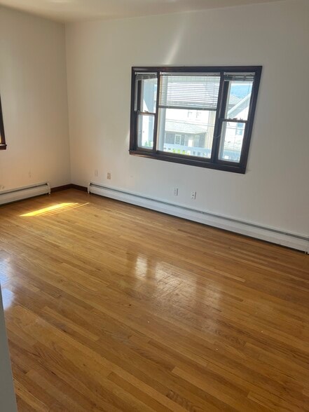 Building Photo - 1413 Prospect Ave