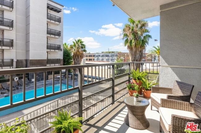 Building Photo - 629 Traction Ave