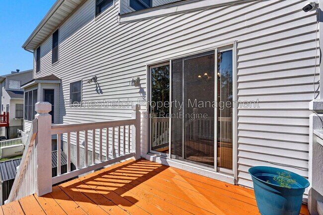 Building Photo - 6910 Emmons Dr