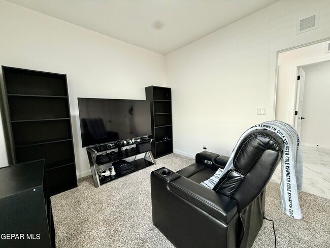 Building Photo - 15052 DESTINATION