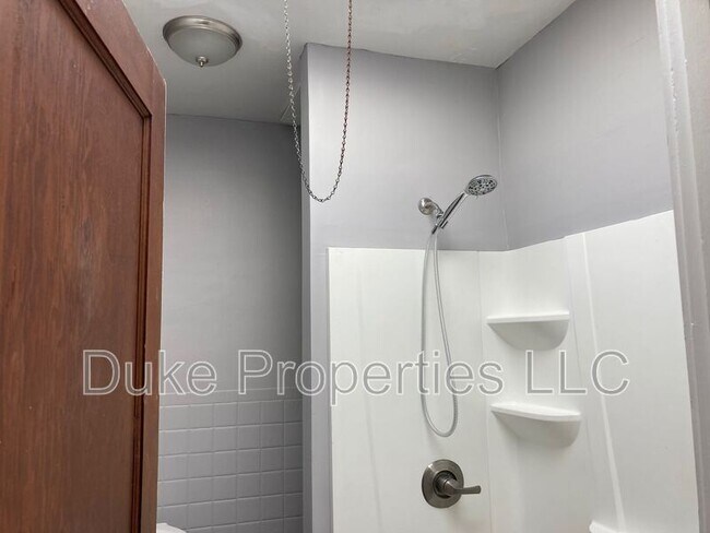 Building Photo - 5 Ernestine St