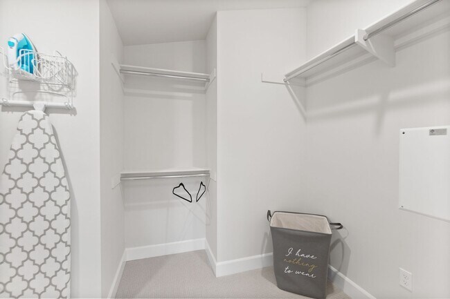 Building Photo - Carlsbad Townhome - 2 Blocks to the beach