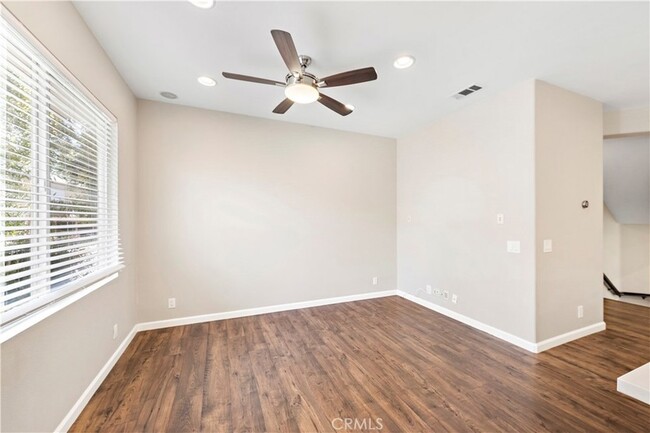 Building Photo - 158 N Brea Blvd
