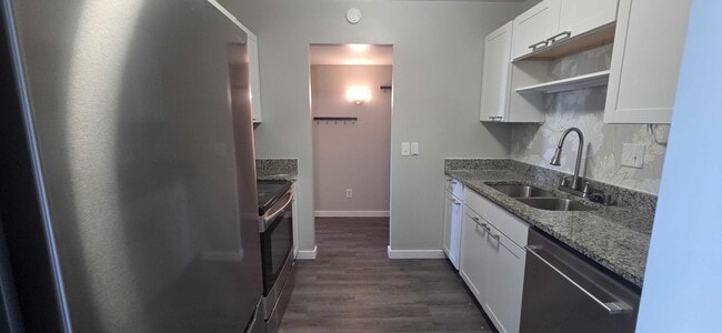 Building Photo - 710 E 200 S